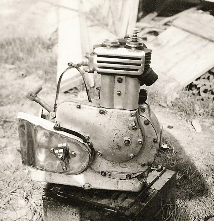 motor z boku...
